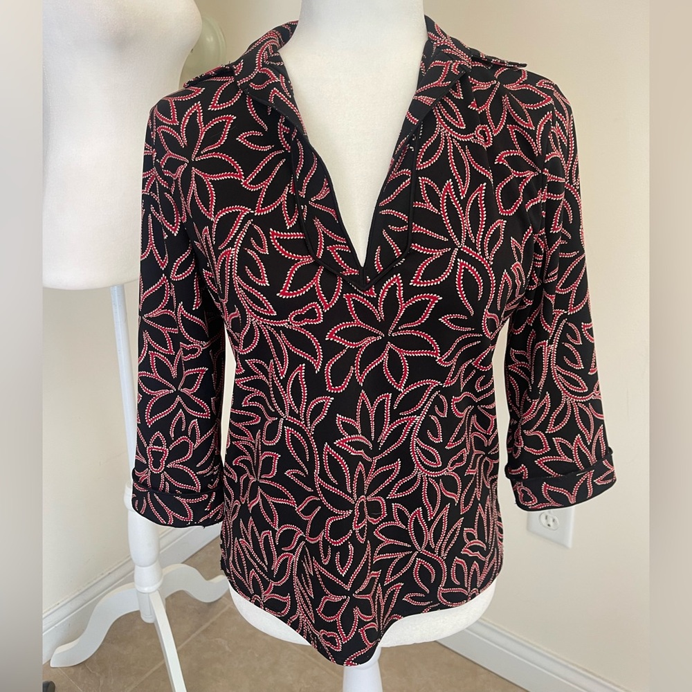 Pretty Y2K Studio M by Max Studio collared Wrinkle-Free top!